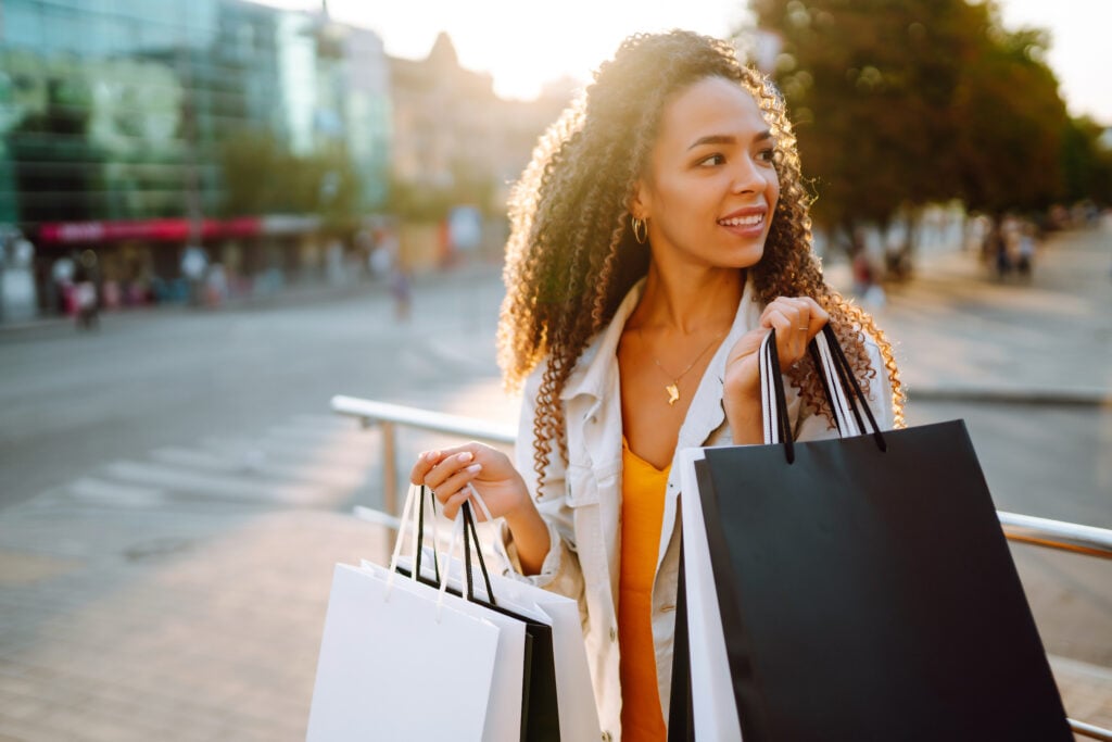 Enhanced location intelligence on outlet mall shoppers